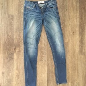 Hollister skinny jeans size 9 (fits 6)